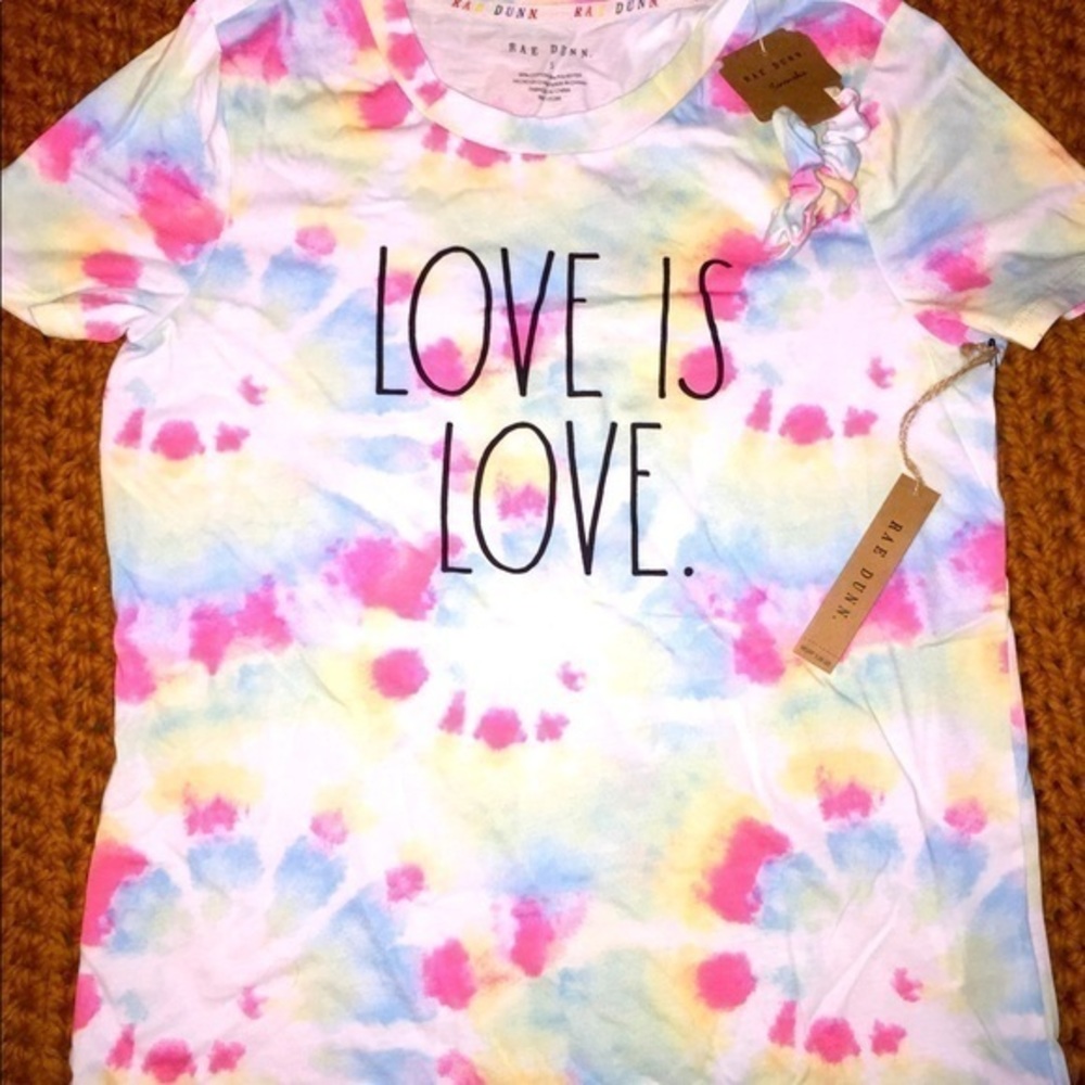 Rae Dunn LOVE IS LOVE‎ Shirt & Scrunchie